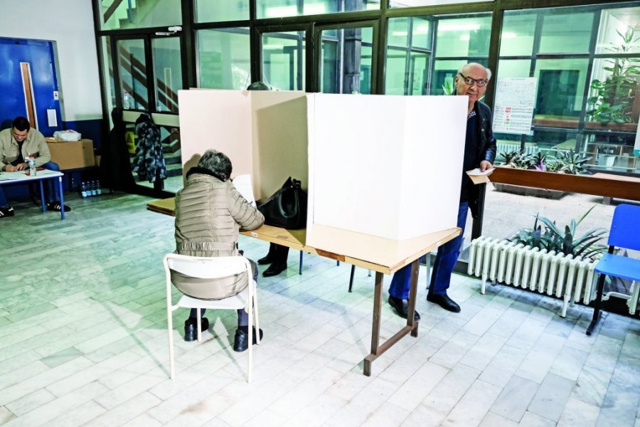 UŽIVO NA REPUBLICI! DANAS SU LOKALNI IZBORI U 10 OPŠTINA! Biračka mesta otvorena od 7.00 do 20.00 časova!