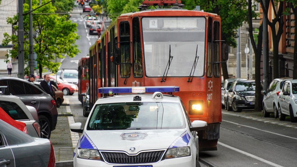 Udes u Vojvode Stepe: Obustavljen tramvajski saobraćaj