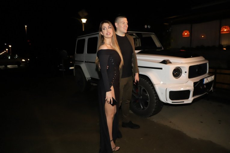 VREDNOST LUKS NEKRETNINE SLOBE RADANOVIĆA IZAZVALA POTPUNI ŠOK! Pevač se suočio sa krizom - PO 10.000 EVRA SAM PLAĆAO...