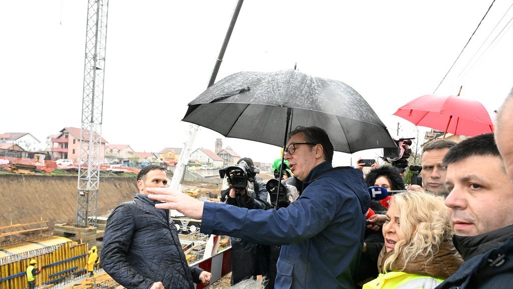 VUČIĆ O PENZIJAMA: Penzioneri i najsiromašniji moraju imati veće prihode