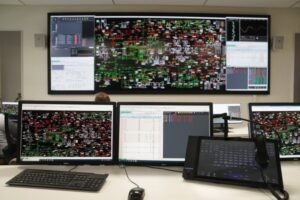 Vučić obišao dispečerski centar EMS