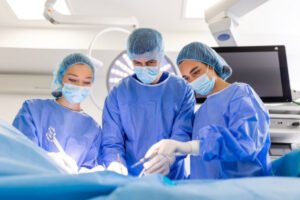 ŽIVOTI DECE VISILI O KONCU! Mališani gutali METALNE NOVČIĆE, lekari izveli ČUDO: Jedna stvar je bila KLJUČNA za spasavanje!