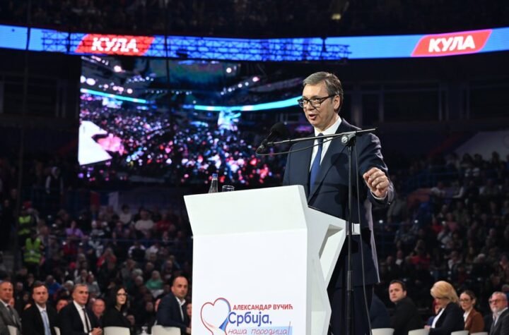 ZLO BLOKADERSKO ŽEDNO SRPSKE KRVI: Blokader iz Sombora molio Boga da teroristi dođu u Arenu i ubiju predsednika Vučića i okupljene građane (FOTO)