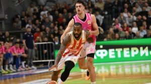 ZVEZDA OBRADOVALA PARTIZAN I POBEDOM NAJAVILA VEČITI DERBI: Desetkovani crveno-beli u ludom meču srušili Dubai i dobili Miljenovića