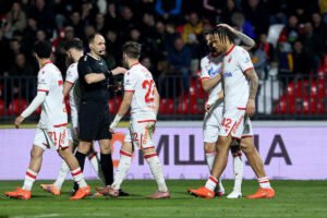 Zvezda napravila džinovski korak ka tituli: Crveno-beli preslišali Radnički i pobegli Partizanu na +7!