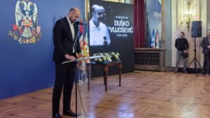 'DOŽIVEO SAM TEŠKU POVREDU RUKE, NASTAVIO DA IGRAM...' Nenad Krstić otvorio dušu zbog Vujoševića: Rekao mi je - da li bi nastavio da si znao da je slo