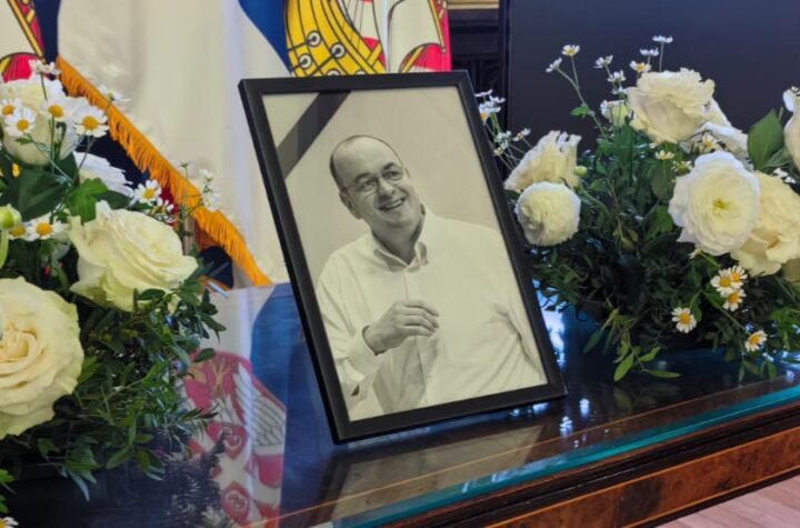 'NA UMRLICI ZA DUŠKA VUJOŠEVIĆA MEĐU OŽALOŠĆENIMA NALAZI SE I DRUGARICA ŽUTA' Bila je verna prijateljica slavnog trenera i stanovnica njegove kuće!