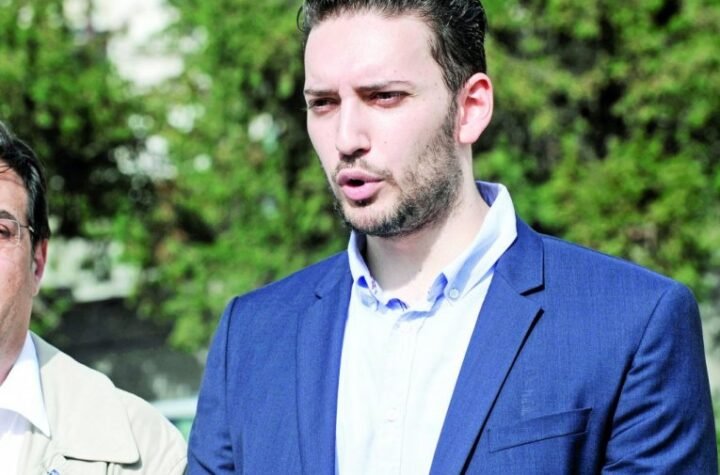 BLOKADERI SE "POKLAŠE" MEĐUSOBNO! Neviđeni rat u redovima opozicije - "časte se" najsočnijim uvredama i psovkama! (FOTO)