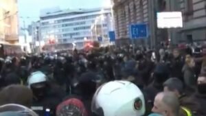 BLOKADERI VIŠE NE KRIJU NAMERE: Bukvalno mole da ih stranci postave za vlast! (FOTO)