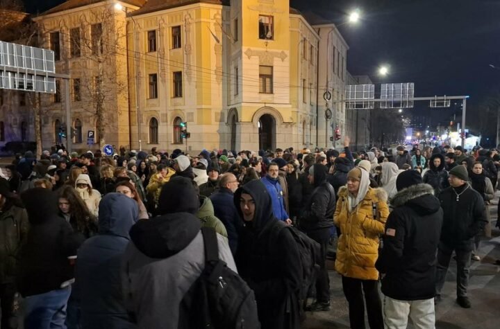 Bitange! Sedamnaest meseci su krvnički blokirali i uništavali Srbiju, maltetirali narod, a sad poručuju: Nismo mi blokirali saobraćajnice, to je neko