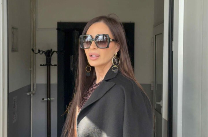 CECI HITNO DOSTAVLJENO PISMO! Pevačica u suzama, REČI MAJKE je pogodile DO SRŽI!