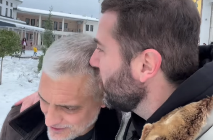 ČEDA JOVANOVIĆ POVUKAO ODLUČUJUĆ POTEZ! Aca ponosno pokazao BLJEŠTAVI NAKIT - neće vam biti dobro KADA ČUJETE CENU!