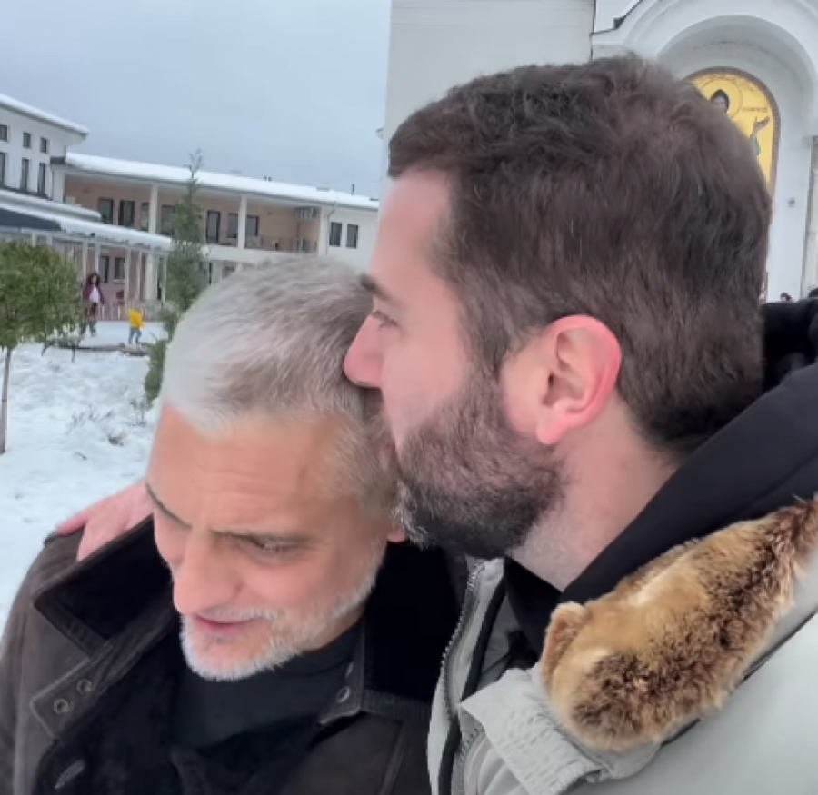 ČEDA JOVANOVIĆ POVUKAO ODLUČUJUĆ POTEZ! Aca ponosno pokazao BLJEŠTAVI NAKIT - neće vam biti dobro KADA ČUJETE CENU!