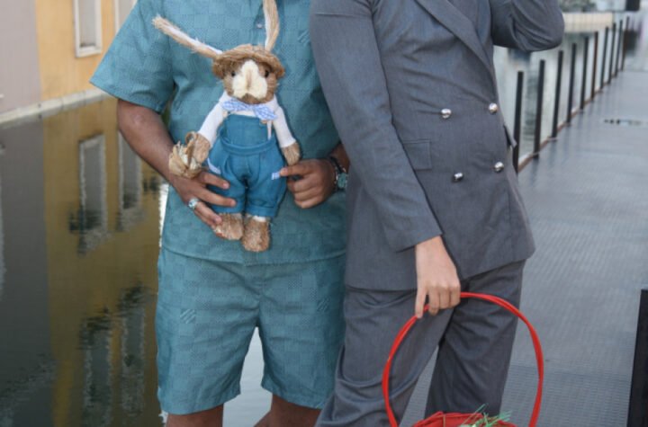 ČITAV REGION ČEKA DA SE KUCNU! Uroš zgrabio ukrašena jaja, Santana oznojio zeku - URNEBESNA SCENA na praznično okupljanje!