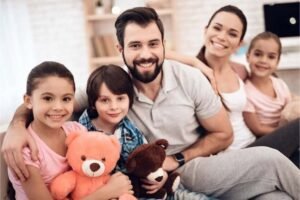 DA LI ĆE DECA STVARNO SVOJEVOLJNO MOĆI DA MENJAJU POL? Oglasilo se ministarstvo o Porodičnom zakonu!