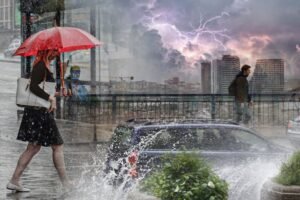 DO KRAJA DANA VETAR OLUJNE JAČINE! Oglasio se RHMZ: Sutra nova tura pljuskova sa grmljavinom, OVAJ DEO ZEMLJE PRVI NA UDARU!