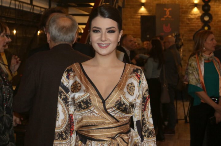 DOŽIVELA NEPRIJATNOST ZA STOLOM SNEŽANE ĐURIŠIĆ! Naša pevačica otkrila detalje drame - NIJE HTELA NI DA ME POGLEDA!