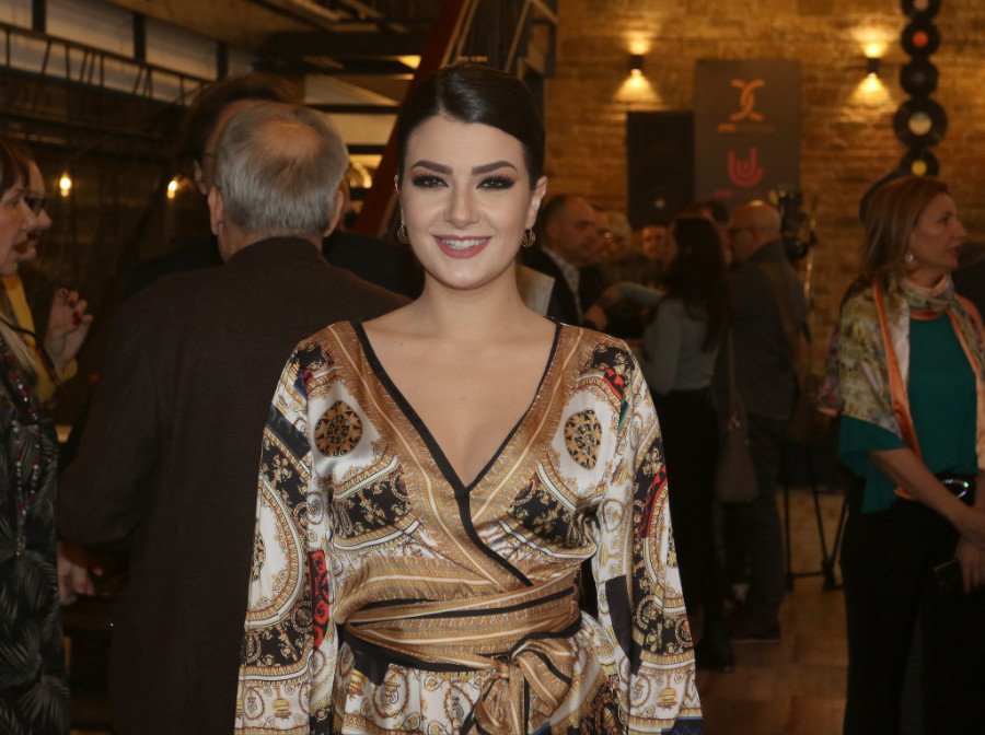 DOŽIVELA NEPRIJATNOST ZA STOLOM SNEŽANE ĐURIŠIĆ! Naša pevačica otkrila detalje drame - NIJE HTELA NI DA ME POGLEDA!