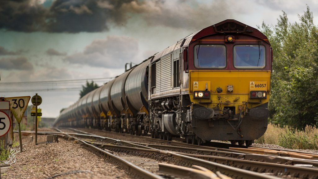 DRAMA U RUSIJI: Voz izleteo iz šina, ima povređenih