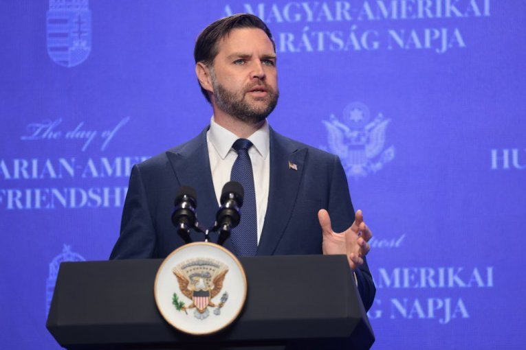 "DVOJE MOGU DA IGRAJU TU IGRU!" Vens OPTUŽIO Iran za "ekonomski terorizam" zbog zatvaranja Ormuskog moreuza - svet na ivici TOTALNOG KOLAPSA!