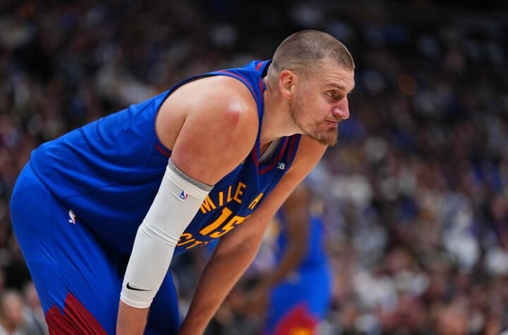 HAOS U NBA: Jokić 'poludeo' i napao igrača Minesote, opšta tuča na terenu i teške povrede zvezda!