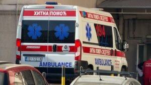 HITNA POMOĆ: Muškarac povređen u udesu u Batajnici