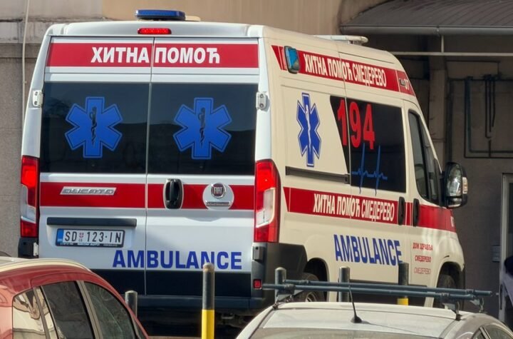 HITNA POMOĆ: Muškarac povređen u udesu u Surčinu