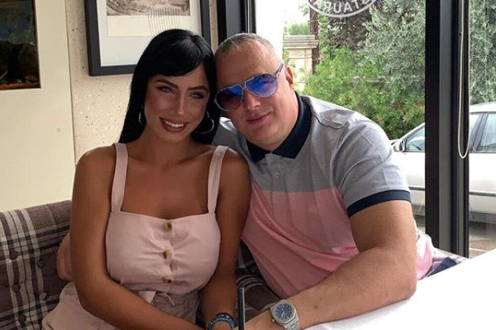 I ONA JE BILA SA PECOM VIJAGROM? Nova AFERA uzdrmala narod- OPTUŽENA DA SU SE NALAZILI U HOTELU, DOKAZI U TELEFONU?