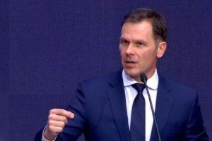 IMAMO DOVOLJNO GORIVA ZBOG ODGOVORNE POLITIKE! Siniša Mali saopštio krucijalne vesti iz direktno iz Vašingtona!