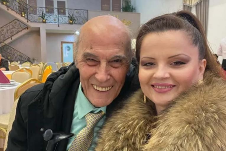 ISTINA O BRAKU MALE CANE I ČETIRI DECENIJE STARIJEG ANDRIJE BAJIĆA: Kumovala im najbogatija pevačica, sve se saznalo!