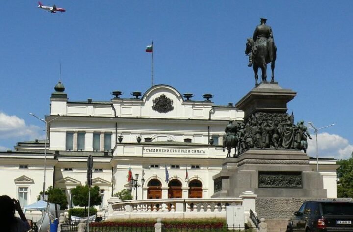 IZBORI U BUGARSKOJ: Građani sedmi put na biralištima, traži se izlaz iz četvorogodišnje političke krize