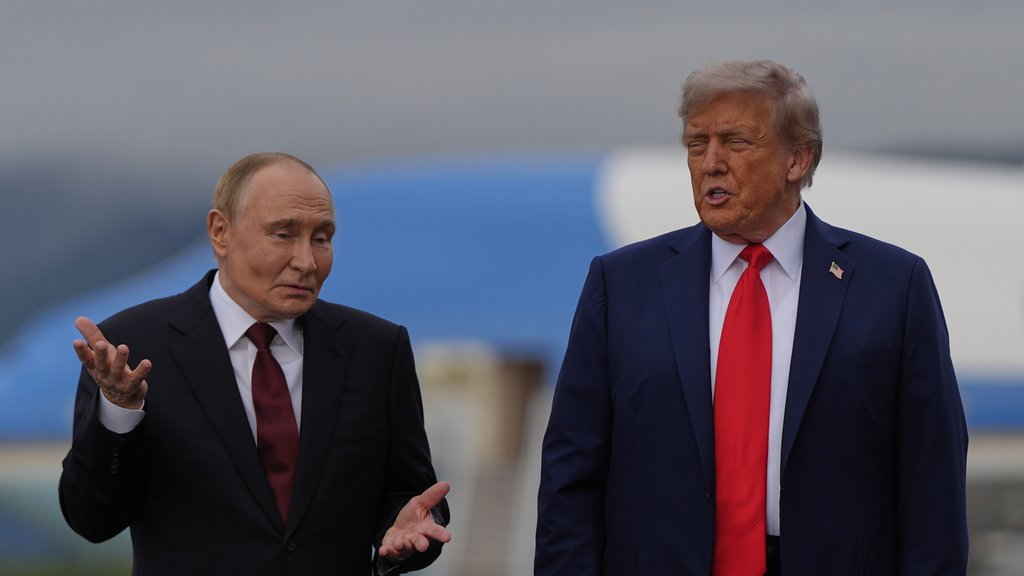 IZNENADNI TELEFONSKI RAZGOVOR PUTINA I TRAMPA! Oglasio se Kremlj, delimično otkrio o čemu se govorilo i koliko