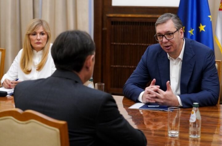 JEDAN OD NAJVAŽNIJIH RAZGOVORA: Počele konsultacije predsednika Vučića sa predstavnicima SNS