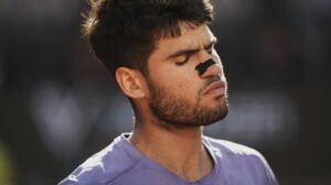 KARLOS ALKARAZ U VELIKOM PROBLEMU! Kraj sezone na šljaci za Španca - Sineru otvoren put