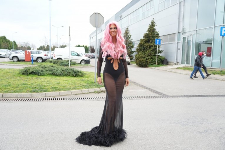 "KRENUO JE NA MENE BOMBOM"! Jelena Karleuša tada DOŽIVELA ŠOK - sve se dogodilo u javnoj instituciji!