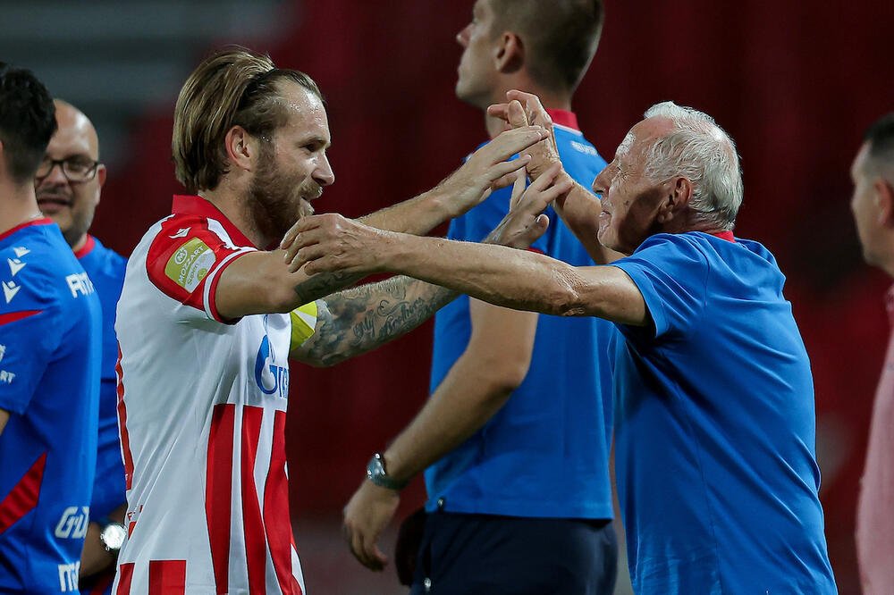 Kakva provokacija Zvezde: Naš Stole ima isto titula koliko i Partizan (FOTO)