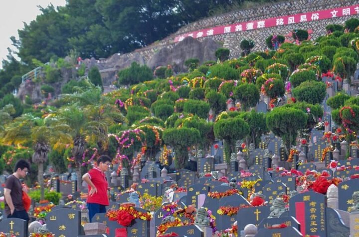 Kina oplakuje pale heroje tokom Ćingming festivala