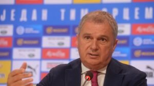 LEGENDARNI TUMBA ZAVRŠIO U BOLNICI! Pao u hotelu na Zlatiboru i polomio ruku – bivši trener Partizana hitno hospitalizovan!