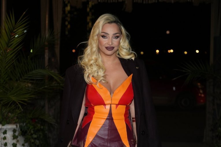 MAJA BEROVIĆ PREKINULA NASTUP U BIH: Hitno morala da se obrati!