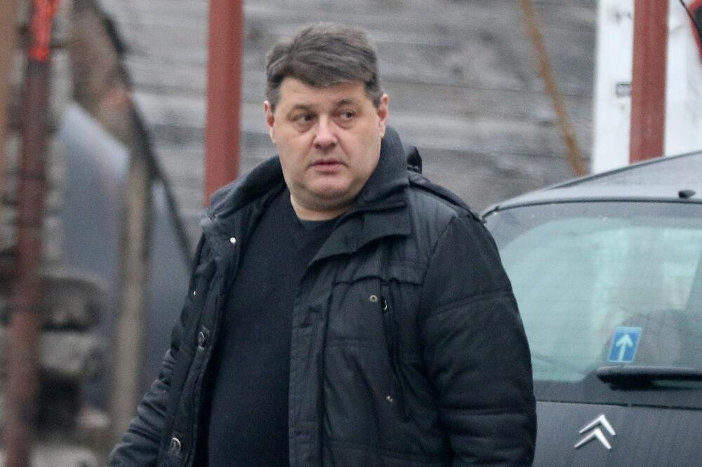 MALO KO ZNA ŠTA SE DEŠAVA IZA ZATVORENIH VRATA DOMA PREDRAGA SARAPE... Dugo se krilo, a sad samo cure informacije