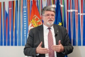 MORAMO GAZITI VUČIĆA! Picula se odmah prišljamčio KURTIJU i blokaderima u skandaloznim napadima na predsednika Srbije! (FOTO)