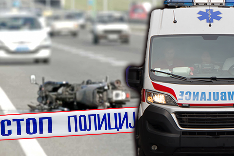 MOTOCIKL SE ZAKUCAO U AUTOMOBIL! Strahovit sudar u Novom Pazaru, vozač ležao u lokvi krvi!