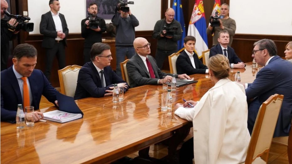 Ministar Mali zajedno sa Vučićem prisustvovao konsultacijama sa predstavnicima stranaka (FOTO)