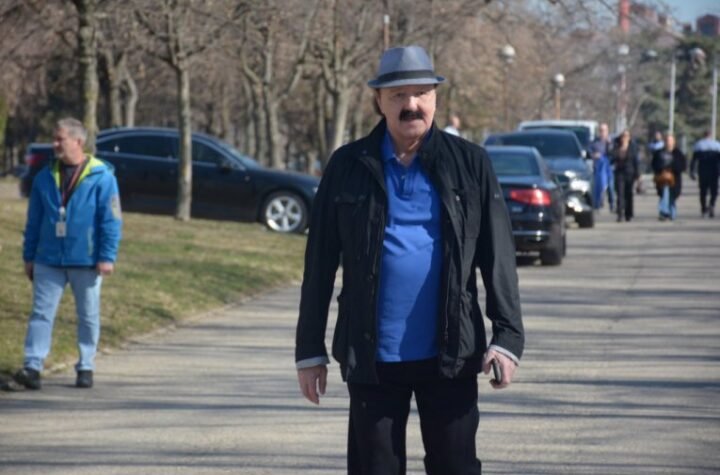 NEPRIJATNA SCENA U PROGRAMU UŽIVO! Haris Džinović ZAKASNIO NA SNIMANJE, pa zahtevom šokirao voditeljku! PRIZNAO DA MNOGO PIJE!