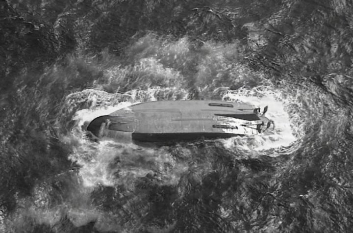 NESTALA ŠESTORICA MORNARA! U toku velika potraga - CEO BROD IM SE RASPAO USRED OKEANA!