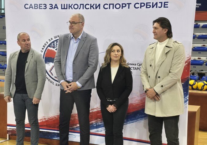 NIŠ JE CENTAR SRPSKE ODBOJKE: Počelo Državno prvenstvo za osnovce – više od 350 đaka juriša na TITULU ŠAMPIONA! (FOTO)