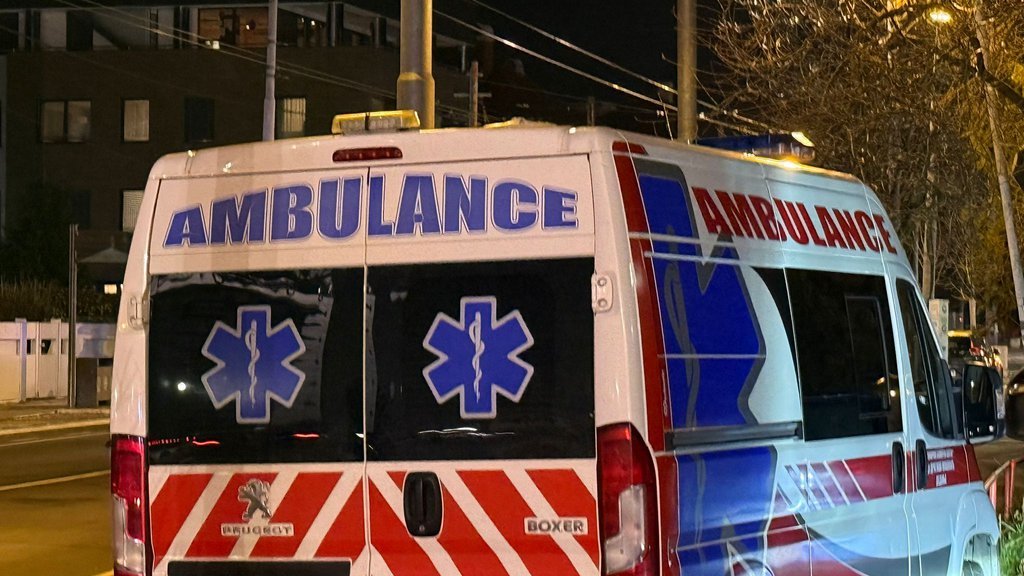 NOĆ U BEOGRADU: U nesreći u Radničkoj kod Ada mola povređen mladić (22), Beograđane najviše mučilo srce