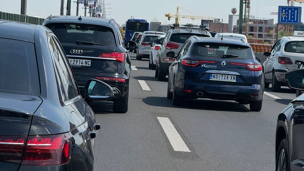 Na graničnim prelazima nema zadržavanja ni putničkih ni teretnih vozila