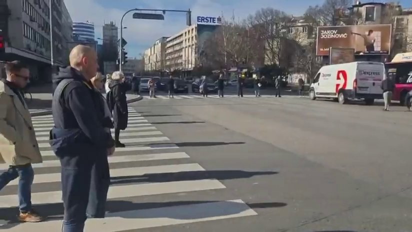 Nastavlja se blokadersko iživljavanje nad građanima! U Novom Sadu se sami hvale 'koliko ih je mnogo'!