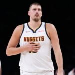 Nikola Jokić čuo srpski na konferenciji, uperio je prst ka novinaru i izustio jednu reč